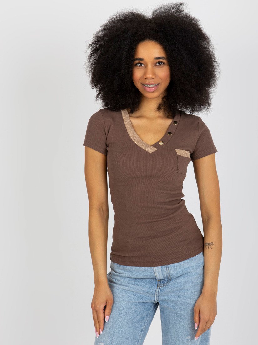 Hnědé tričko s kapsičkou a výstřihem -RV-TS-8543.12P-brown Velikost: ONE SIZE