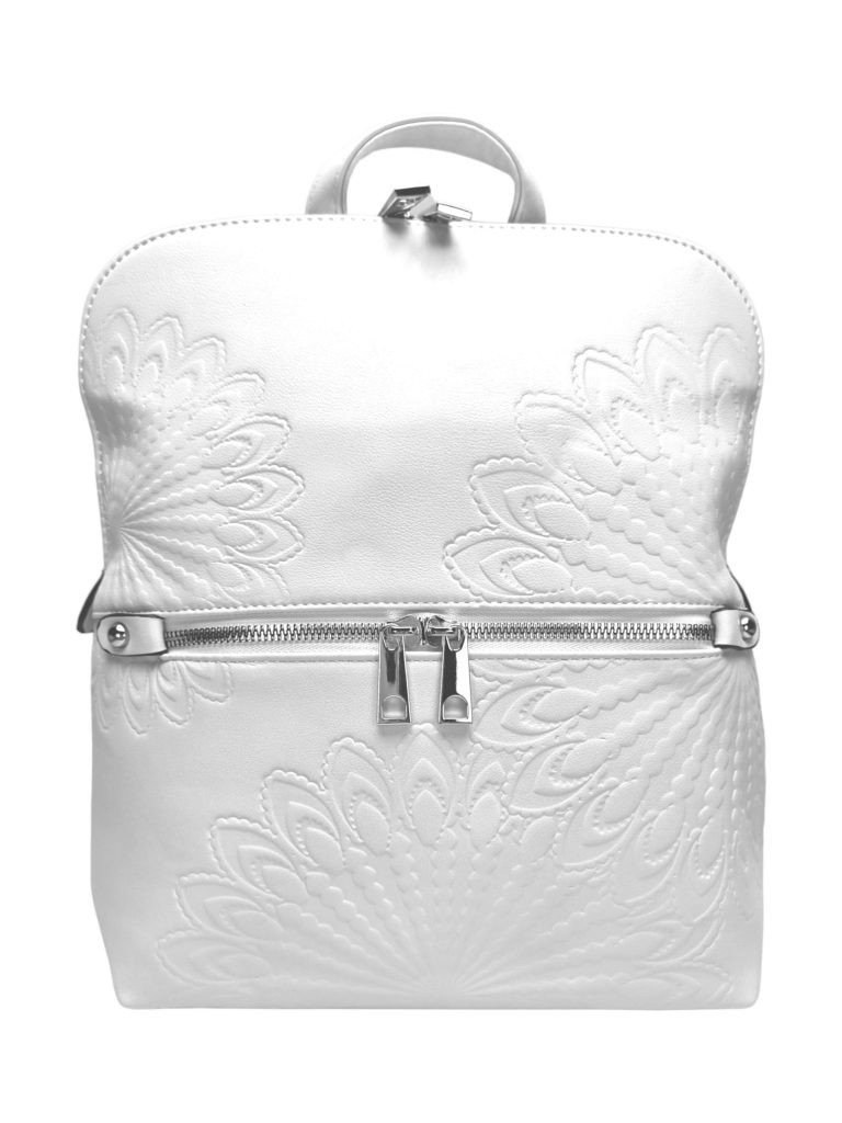Bílý dámský batoh s ornamenty