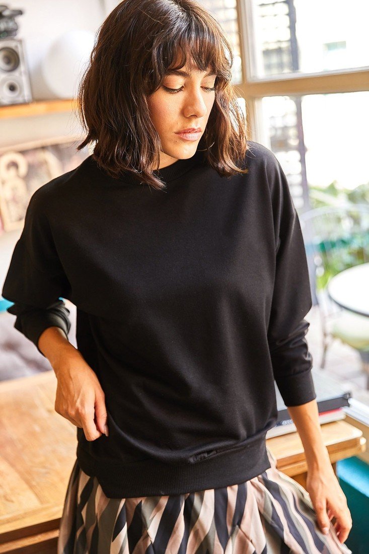 Olalook Sweatshirt - Black - Relaxed fit