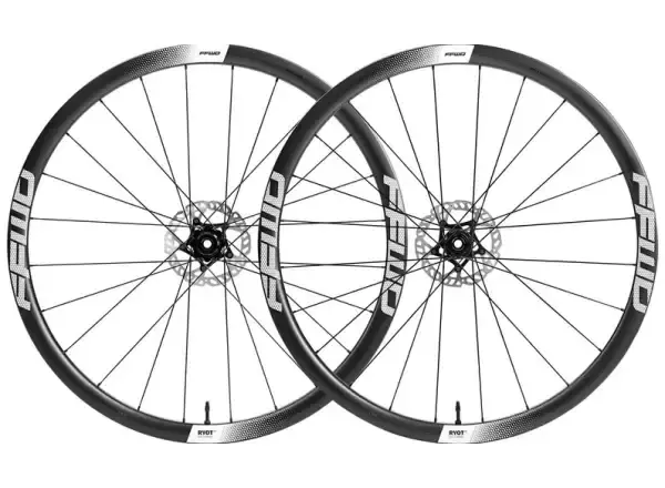 FFWD RYOT33 FFWD 2:1 silniční vypletená kola White plášťová, ořech HG11 Shimano HG11