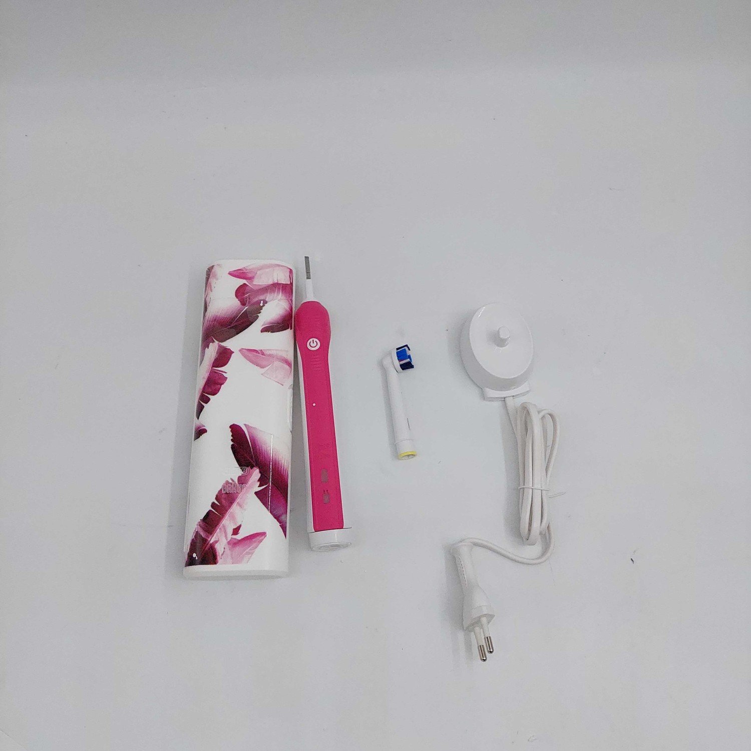 Elektrický zubní kartáček Oral-B Pro 1 750,-