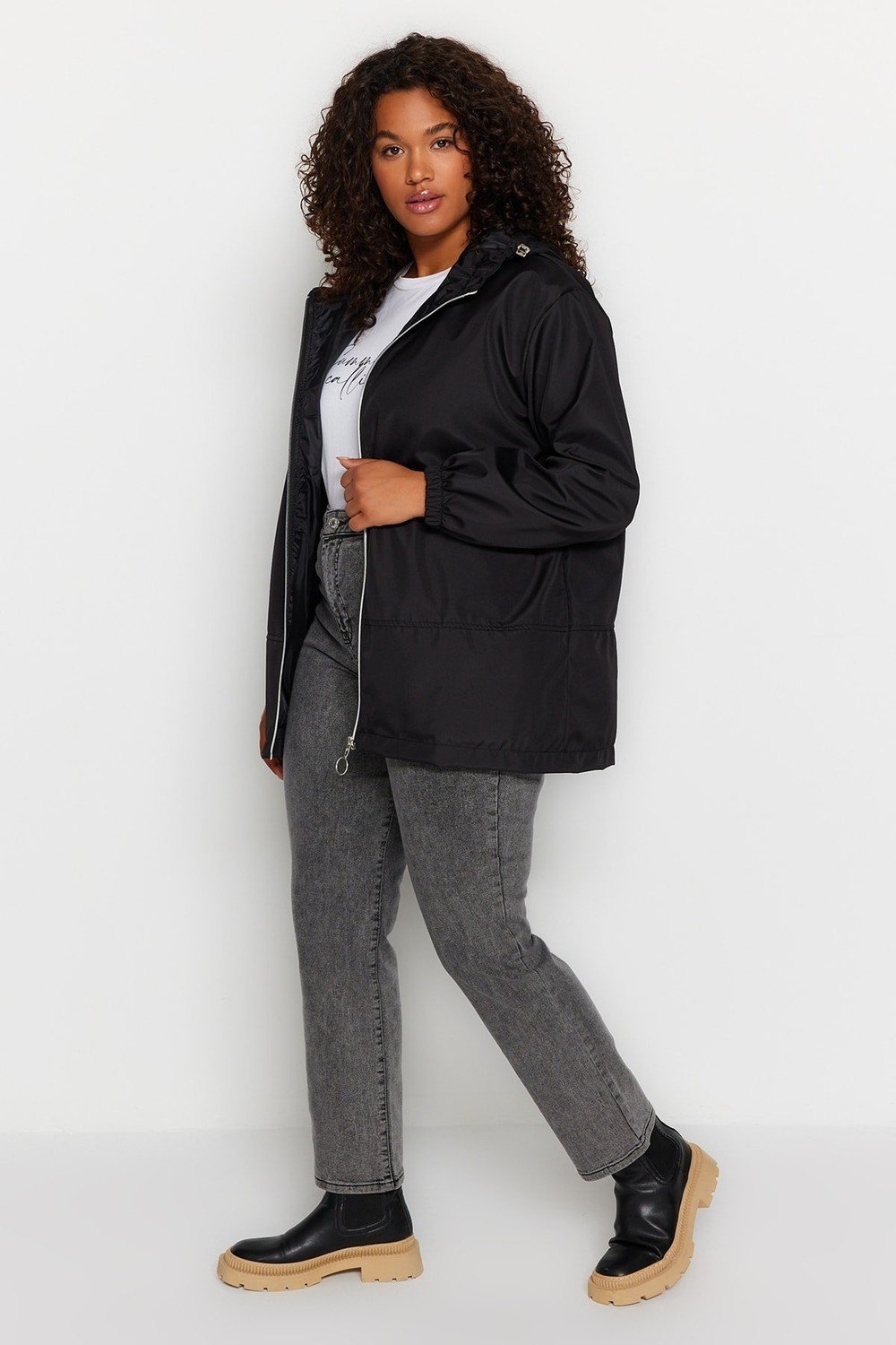 Trendyol Curve Plus Size Winterjacket - Black - Basic