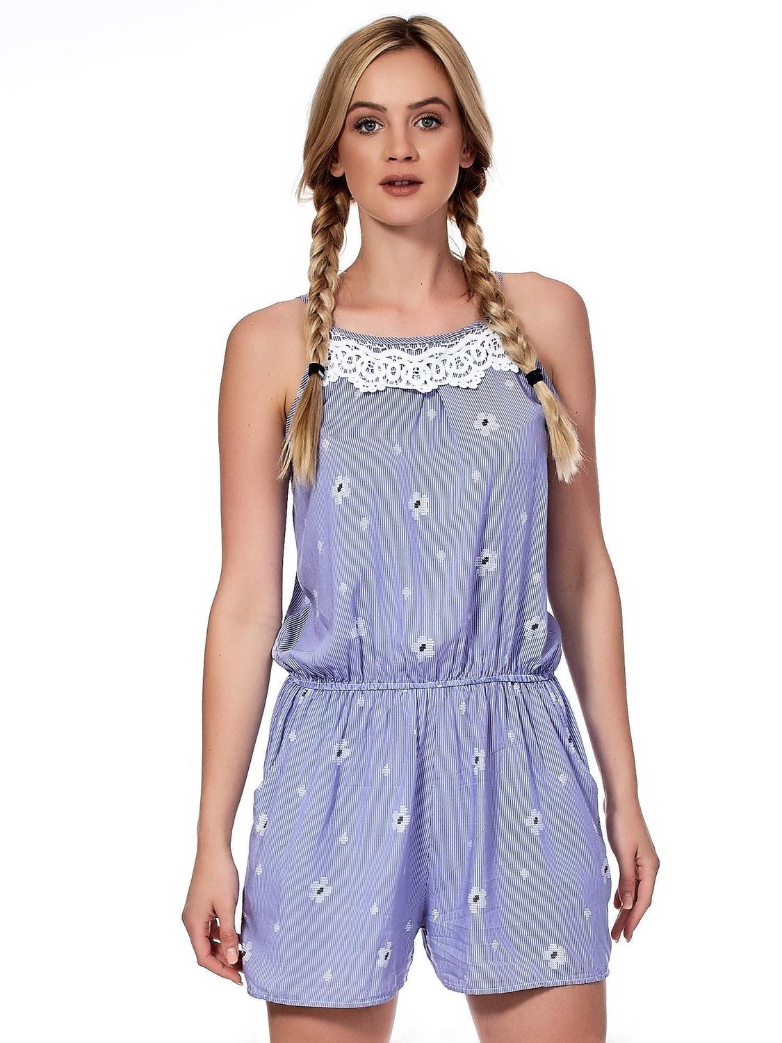 Modrý overal s malými proužky
