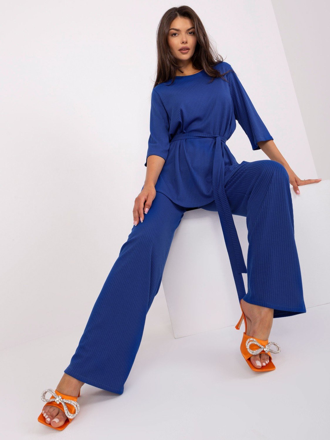 Kobaltově modrý pruhovaný ležérní set s páskem