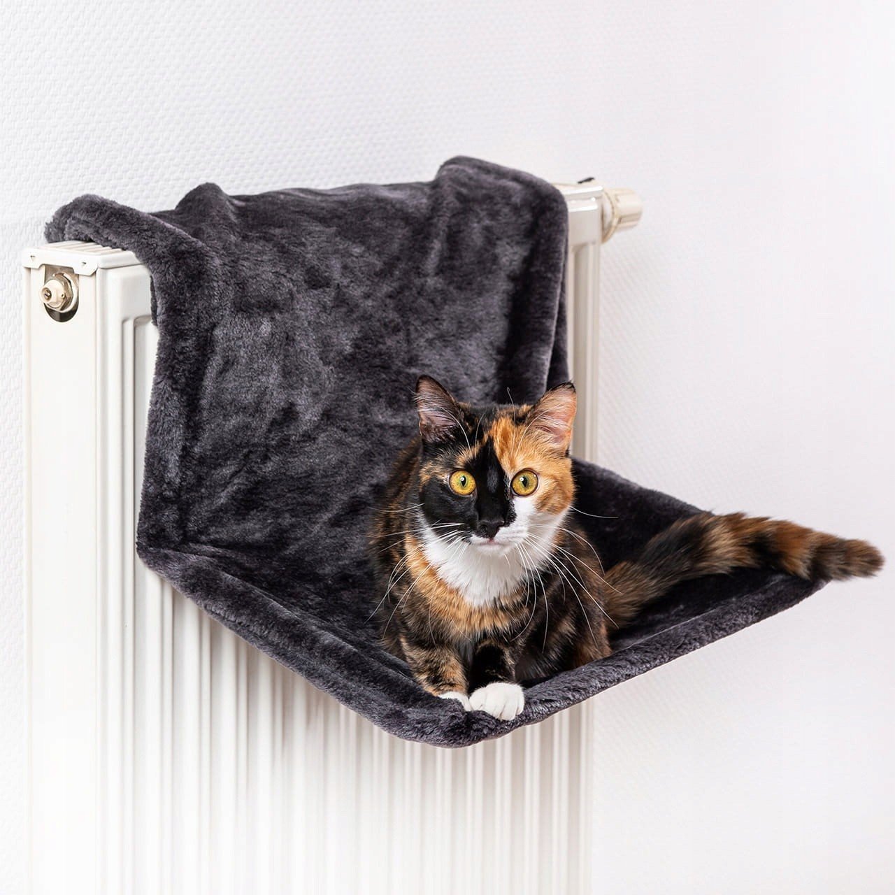 pelíšek na radiátor kočky Canadian Cat černé