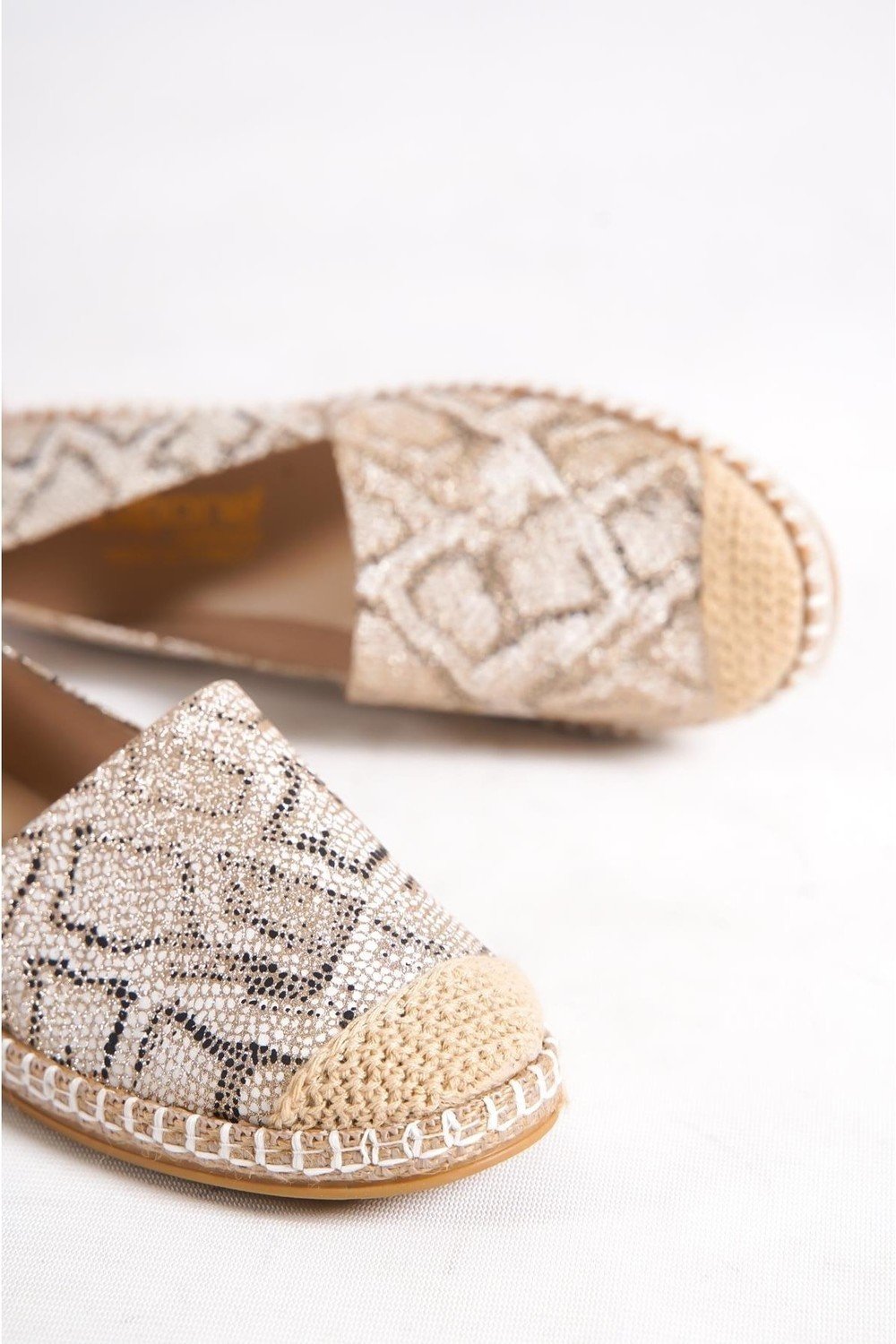 Capone Outfitters Espadrilles - Gold - Flat