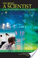 On Being a Scientist: A Guide to Responsible Conduct in Research: Third Edition (Institute of Medicine)(Paperback)