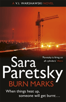 Burn Marks - V.I. Warshawski 6 (Paretsky Sara)(Paperback / softback)