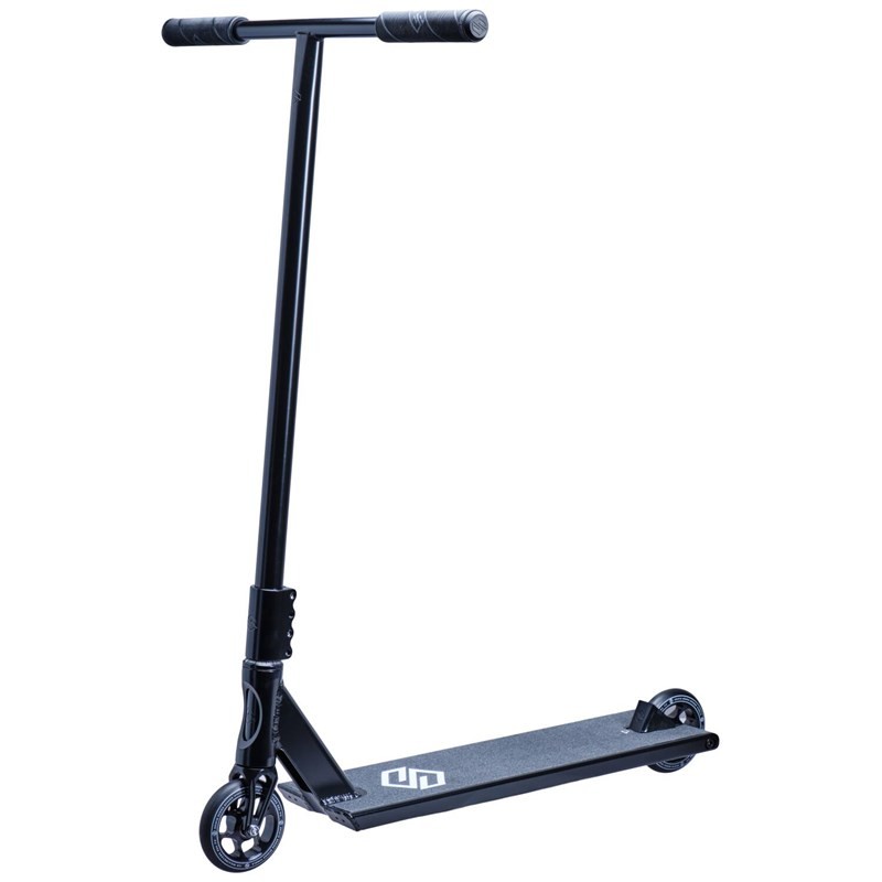 koloběžka STRIKER - Striker Gravis Pro Scooter (BLACK)