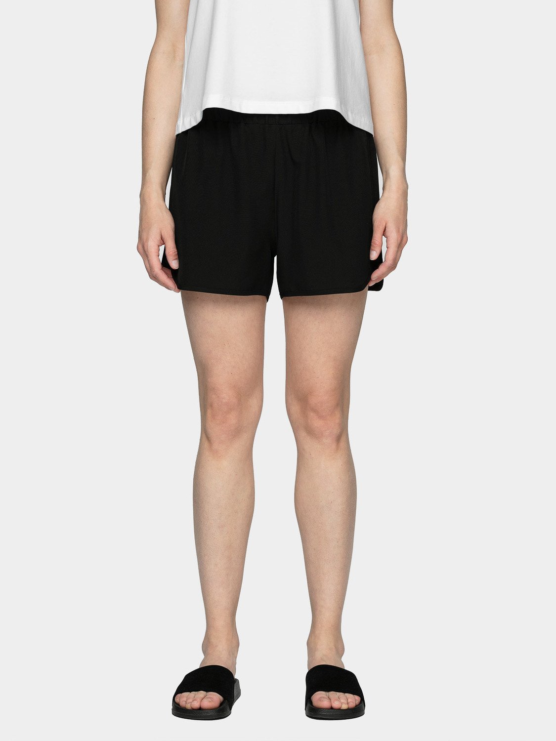 Outhorn HOL21-SKDT600 DEEP BLACK Dámské kraťasy US XS HOL21-SKDT600 DEEP BLACK