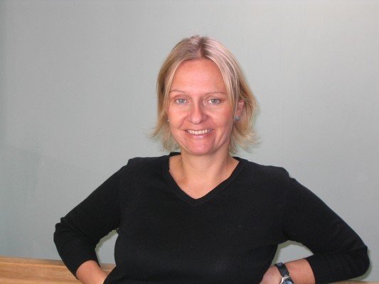 The Tennis Champion Who Escaped the Nazis: From Vienna to Wimbledon, One Family's Struggle to Survive and Win (Hardy Felice)(Paperback)