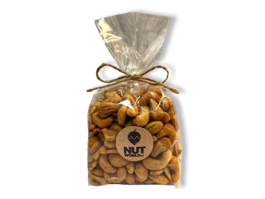 Nutworld.cz Kešu pražené SOLENÉ v celofánu 200g