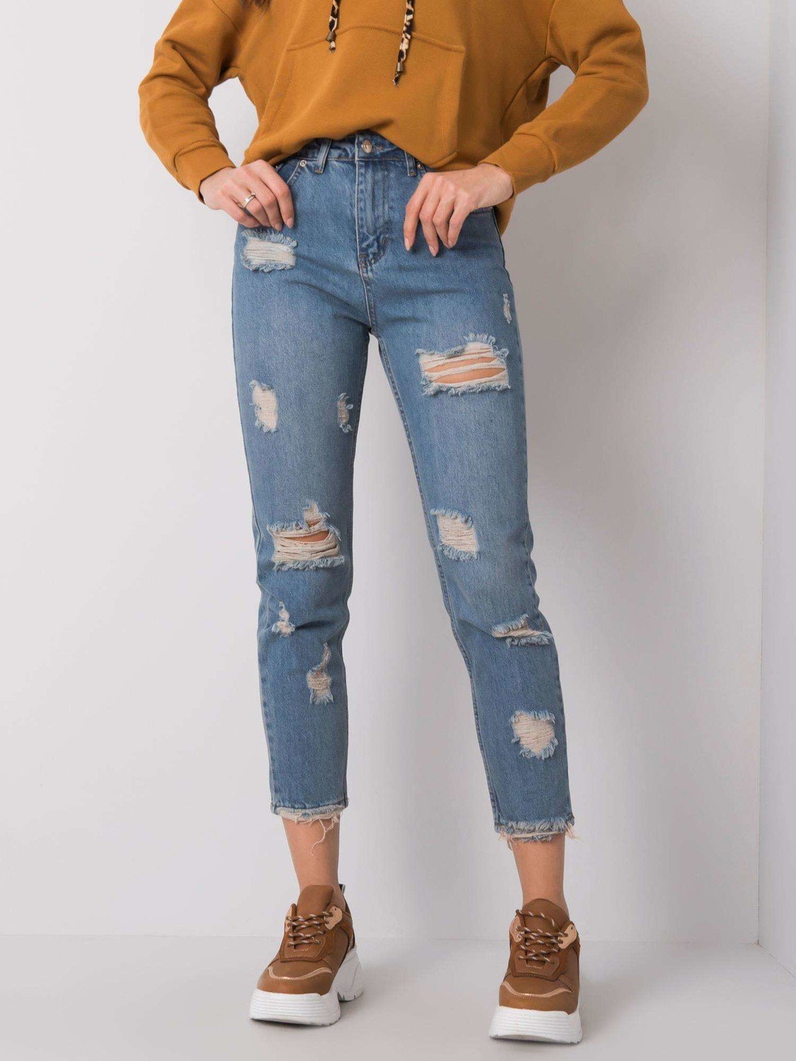 Modré roztrhané mom jeans od Steffi RUE PARIS