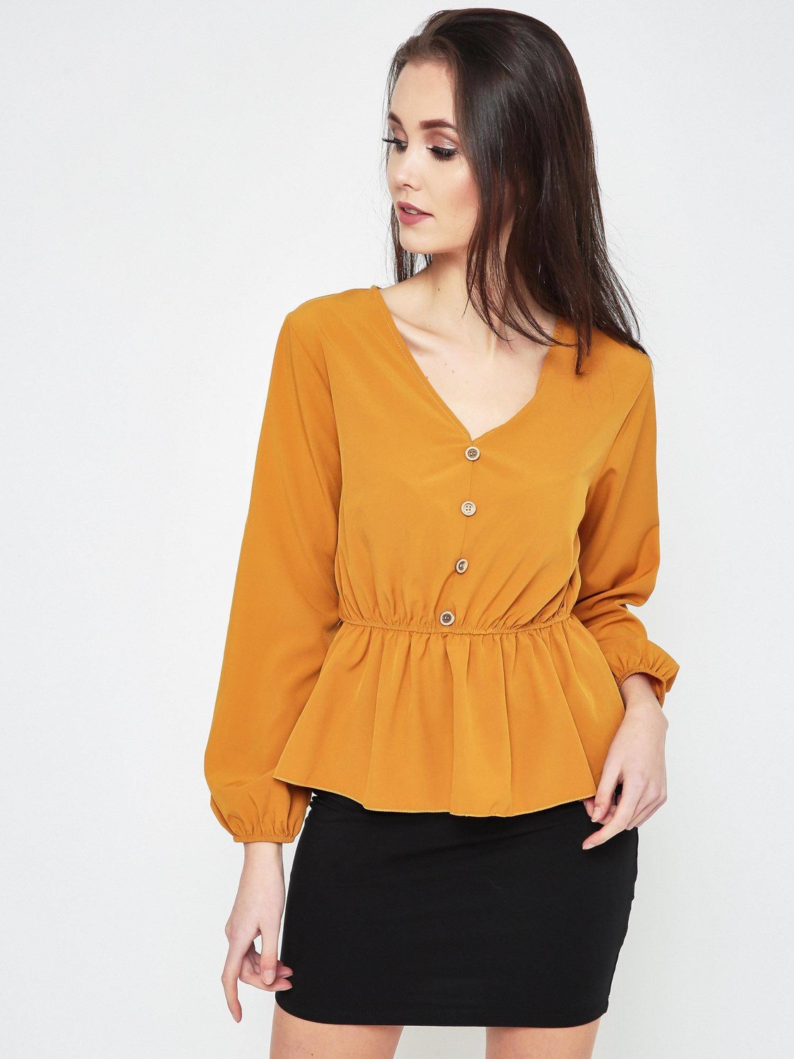 Blouse with buttons and neckline in mustard v-neck