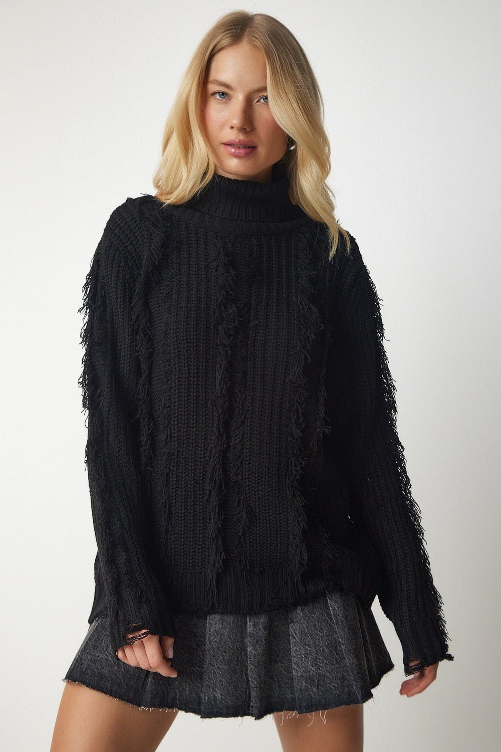 Happiness İstanbul Women's Black Tassel And Torn Detailed Knitwear Sweater