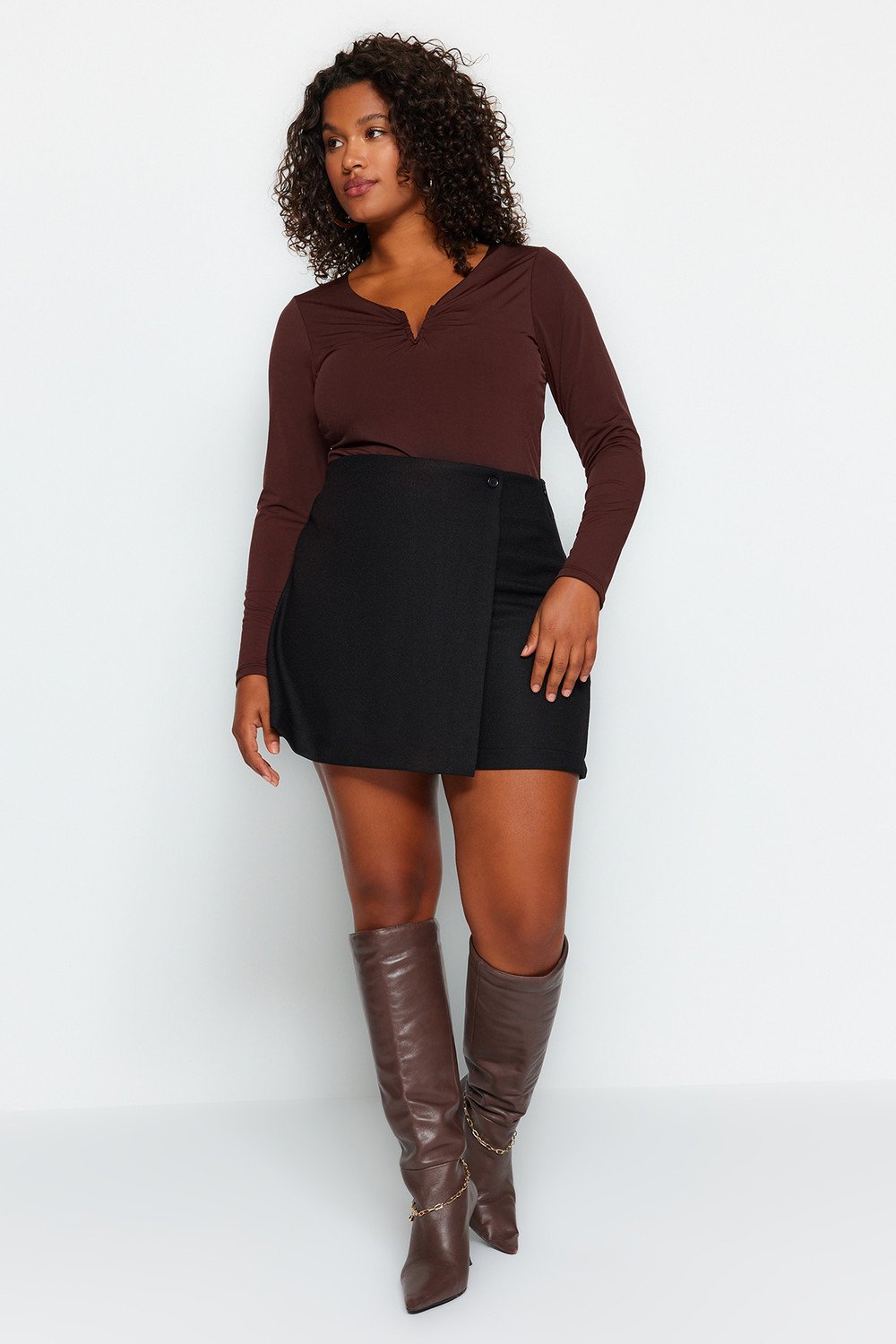 Trendyol Curve Black Finike Woven Shorts Skirt