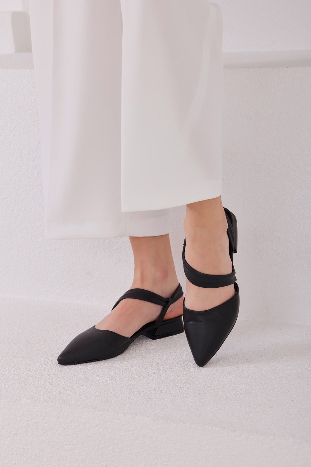Madamra Black Women's Daily Heeled Flats with Band Detail.