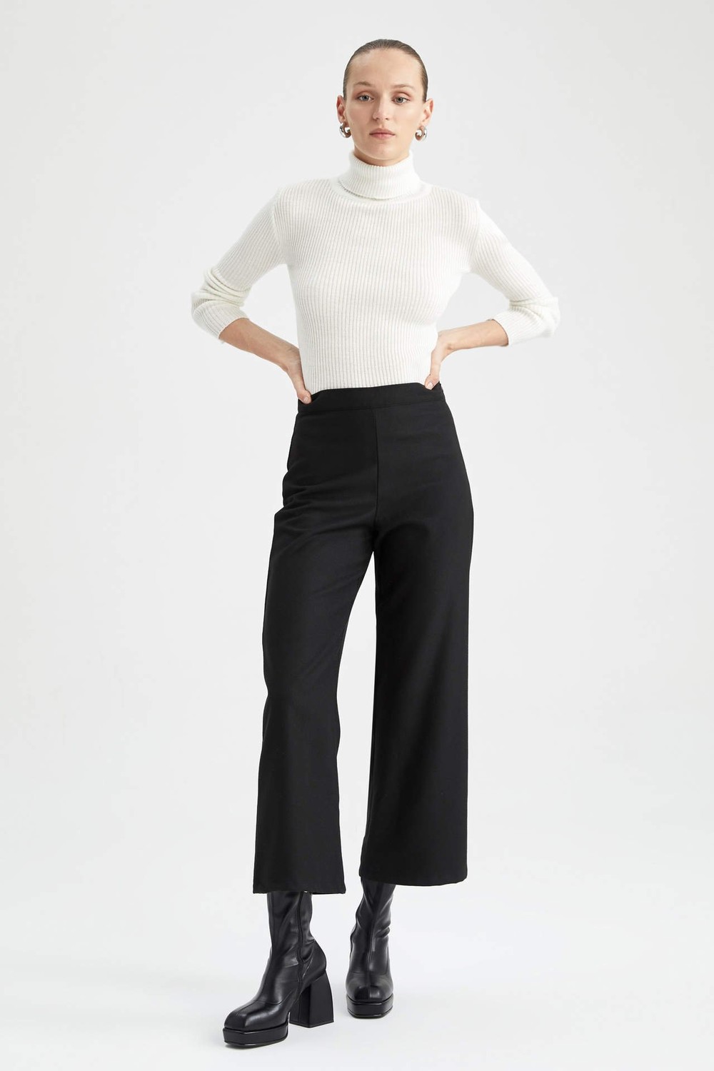 DEFACTO Culotte Fit Normal Waist Wide Leg Fabric Trousers