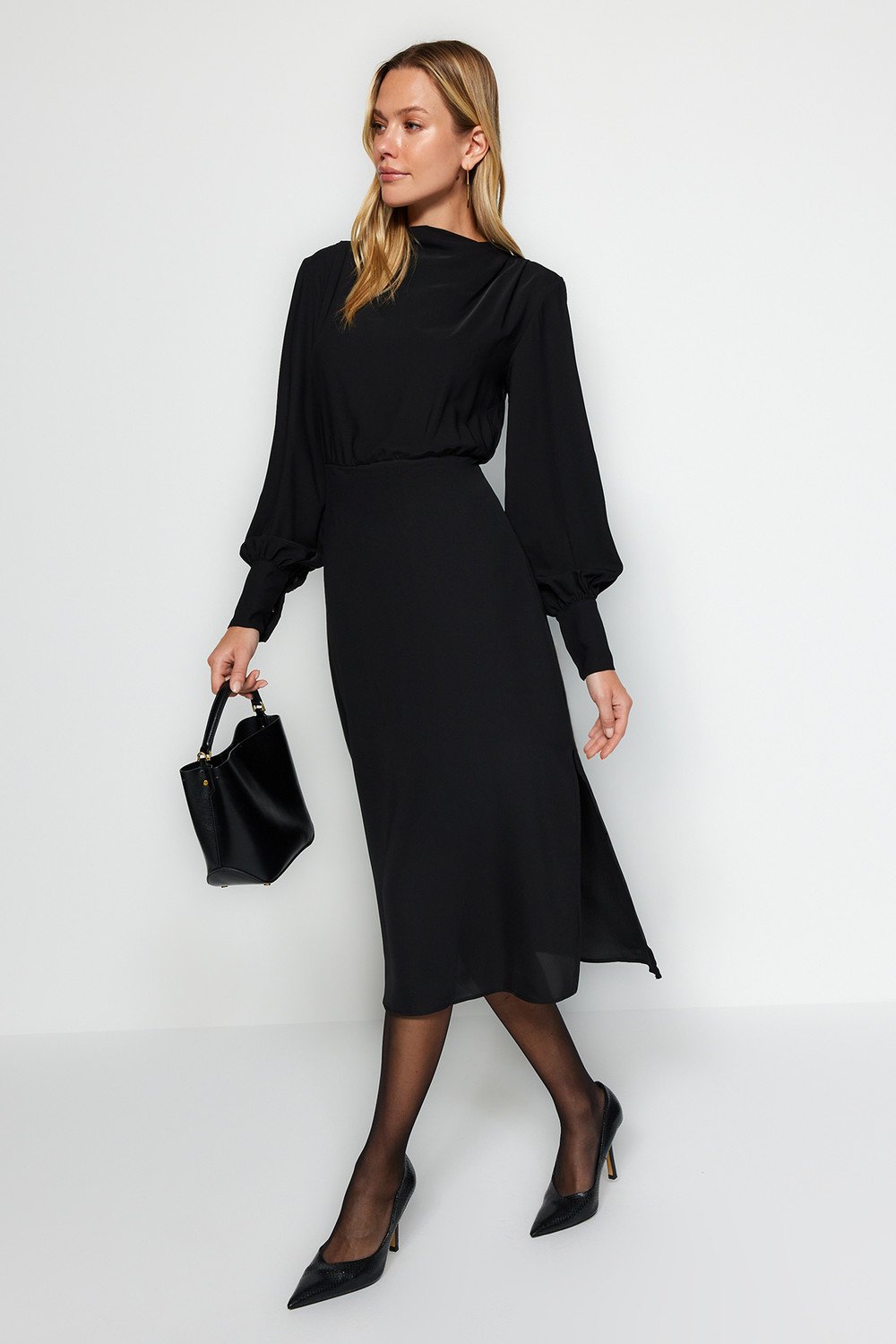Trendyol Black Midi Knitted Dress with a Slit