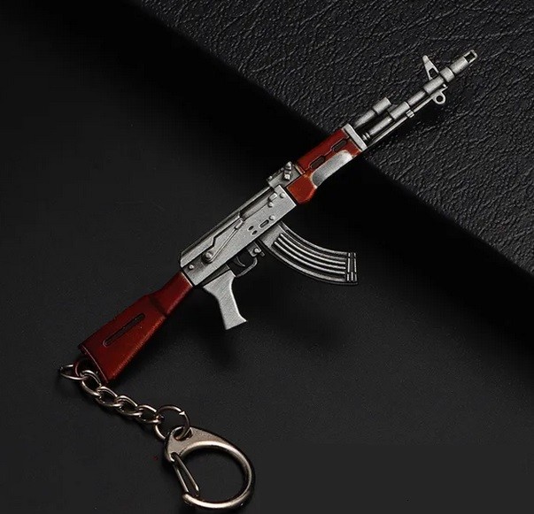 AK 47 přívěsek na klíče