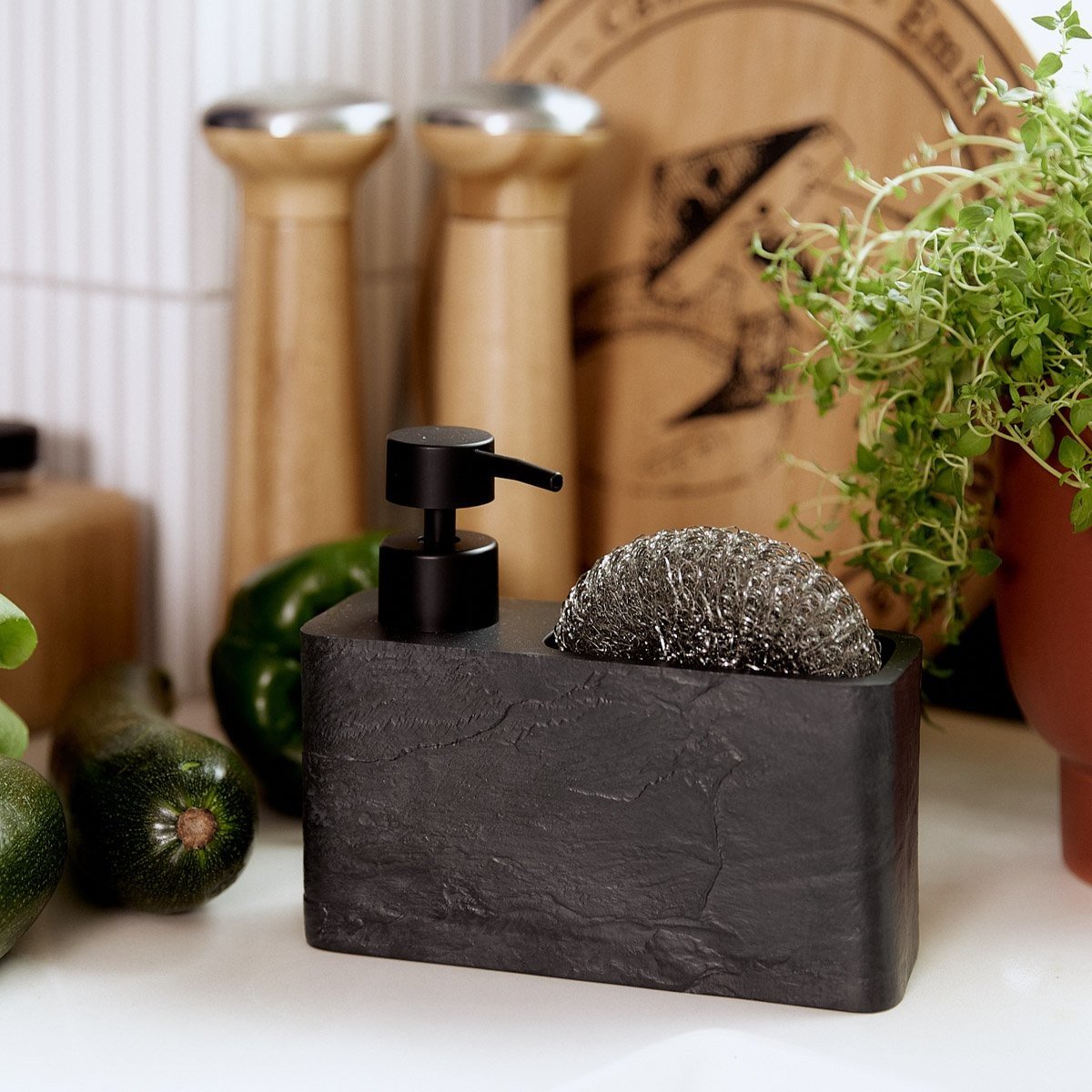 Dávkovač do kuchyně | TEANA | černá | 17x15 cm | Homla