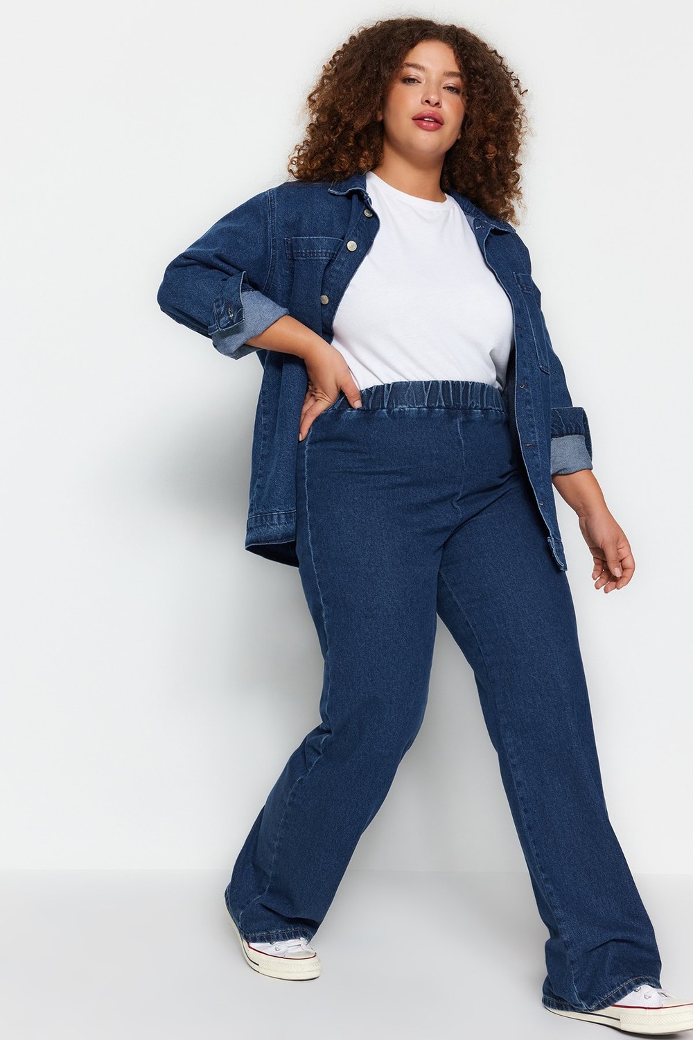 Trendyol Curve Blue High Waist Wide-Cut Jeans