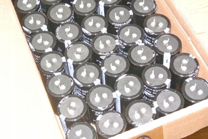 680uF 400V 105' Samwha Hk 35x52mm [50ks karton]