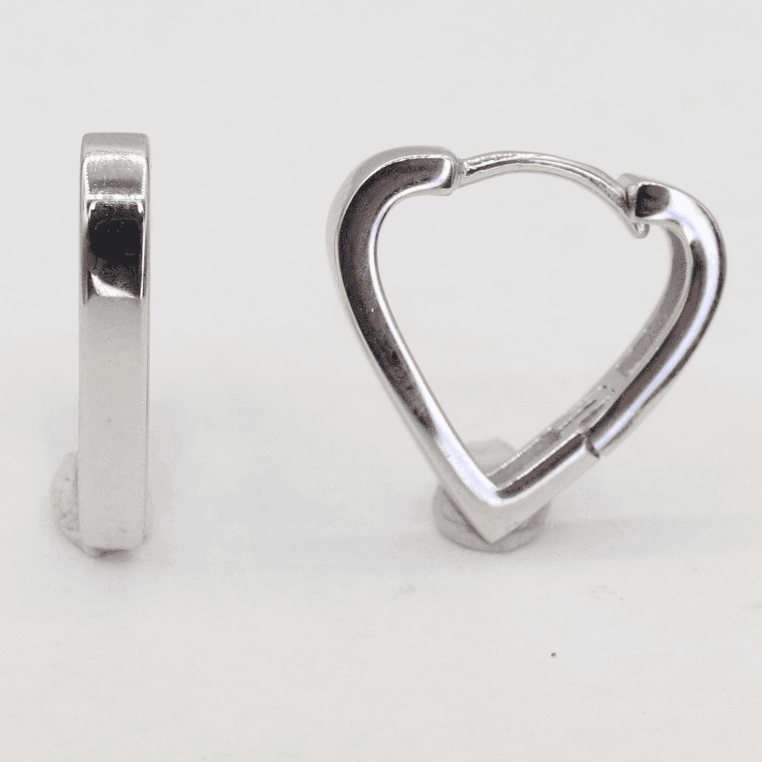 Stříbrné náušnice 105046