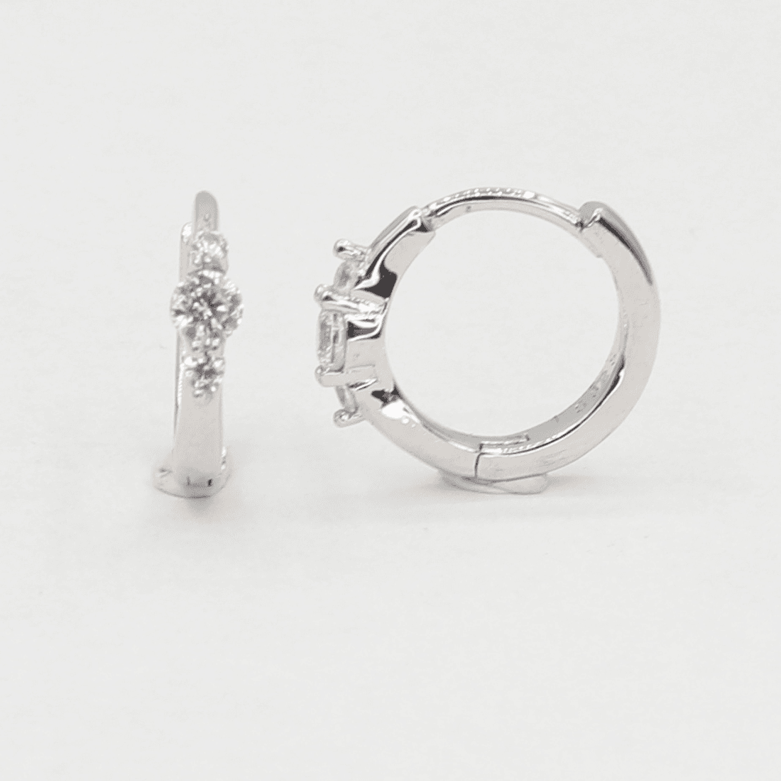 Stříbrné náušnice 105054