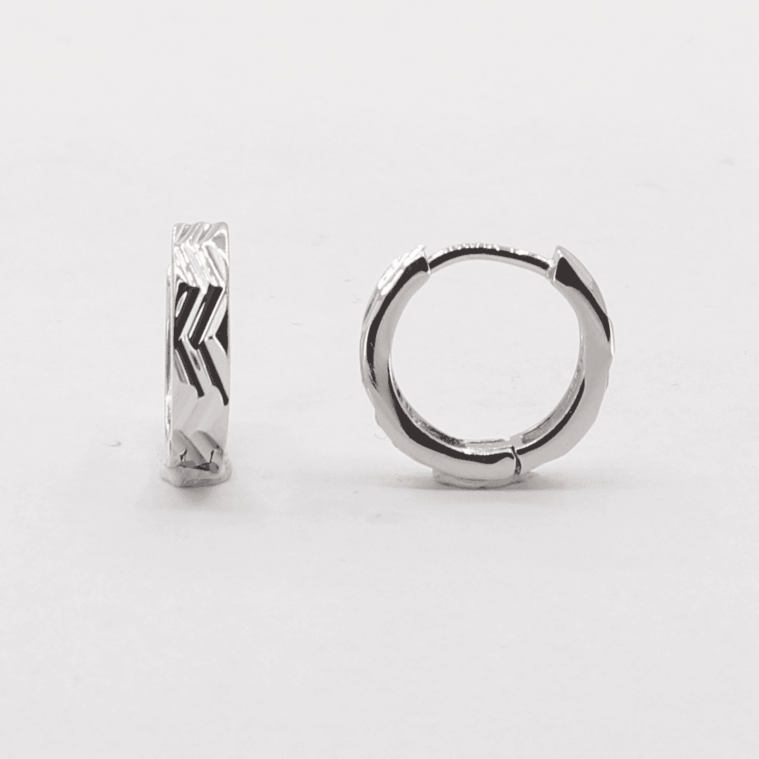 Stříbrné náušnice 105067