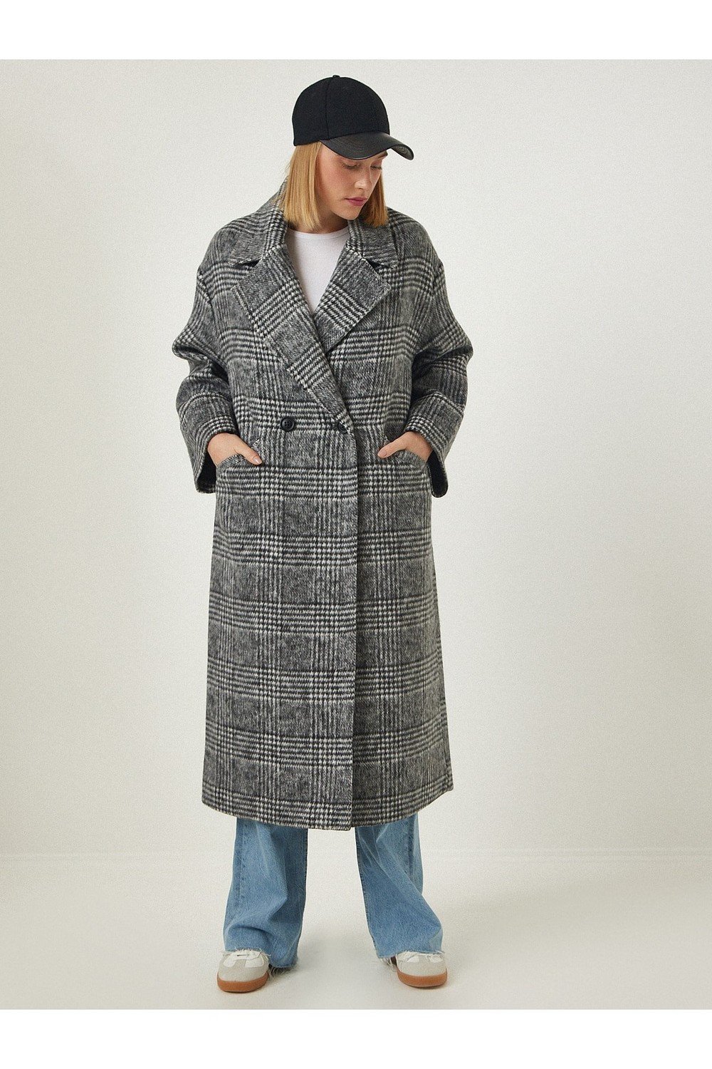 Happiness İstanbul Women's Black Premium Double-breasted Collar Patterned Wool Stamped Coat