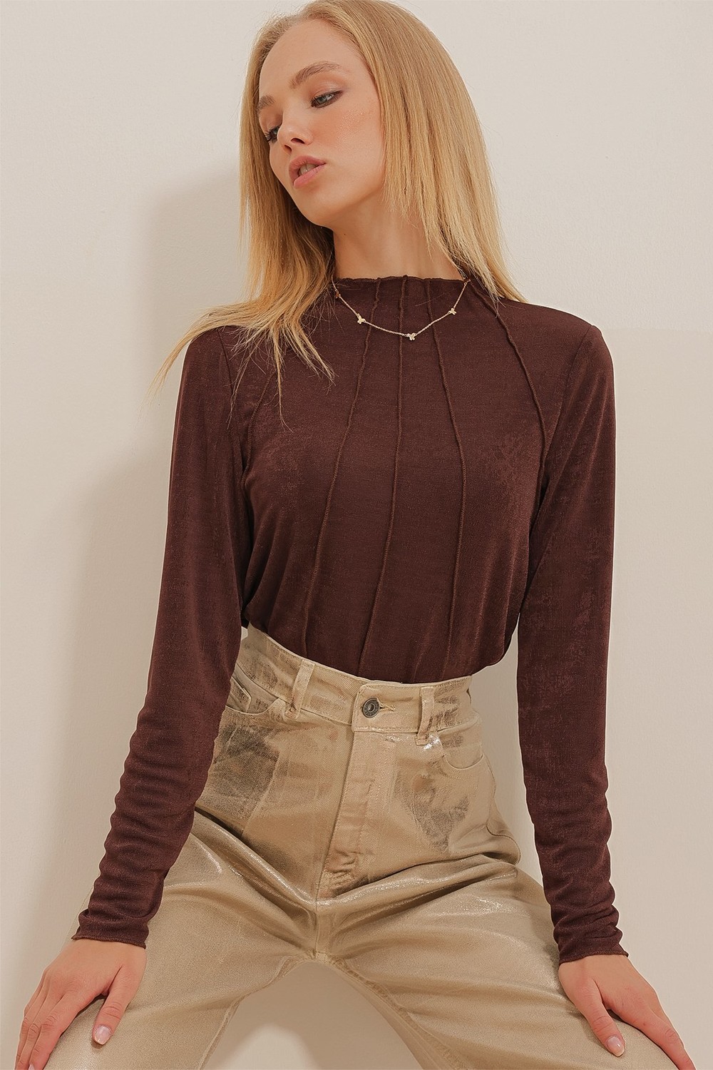 Trend Alaçatı Stili Women's Bitter Brown Stand-Up Collar Buzy Blouse with Ribbed Stitching