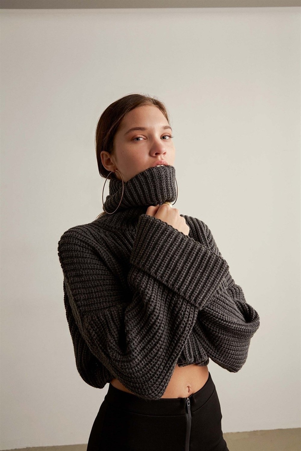 VATKALI Turtleneck Crop Sweater Gray