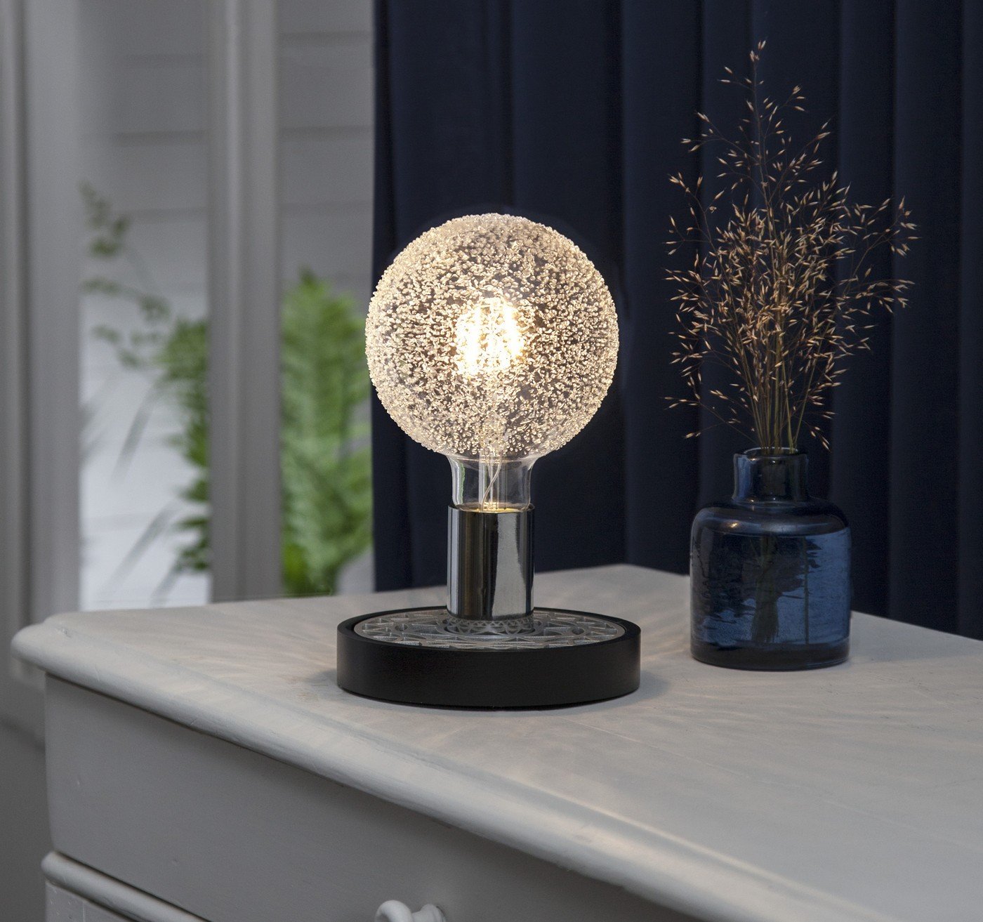 Dekorativní LED žárovka E27 Star Trading Decoled - bílá