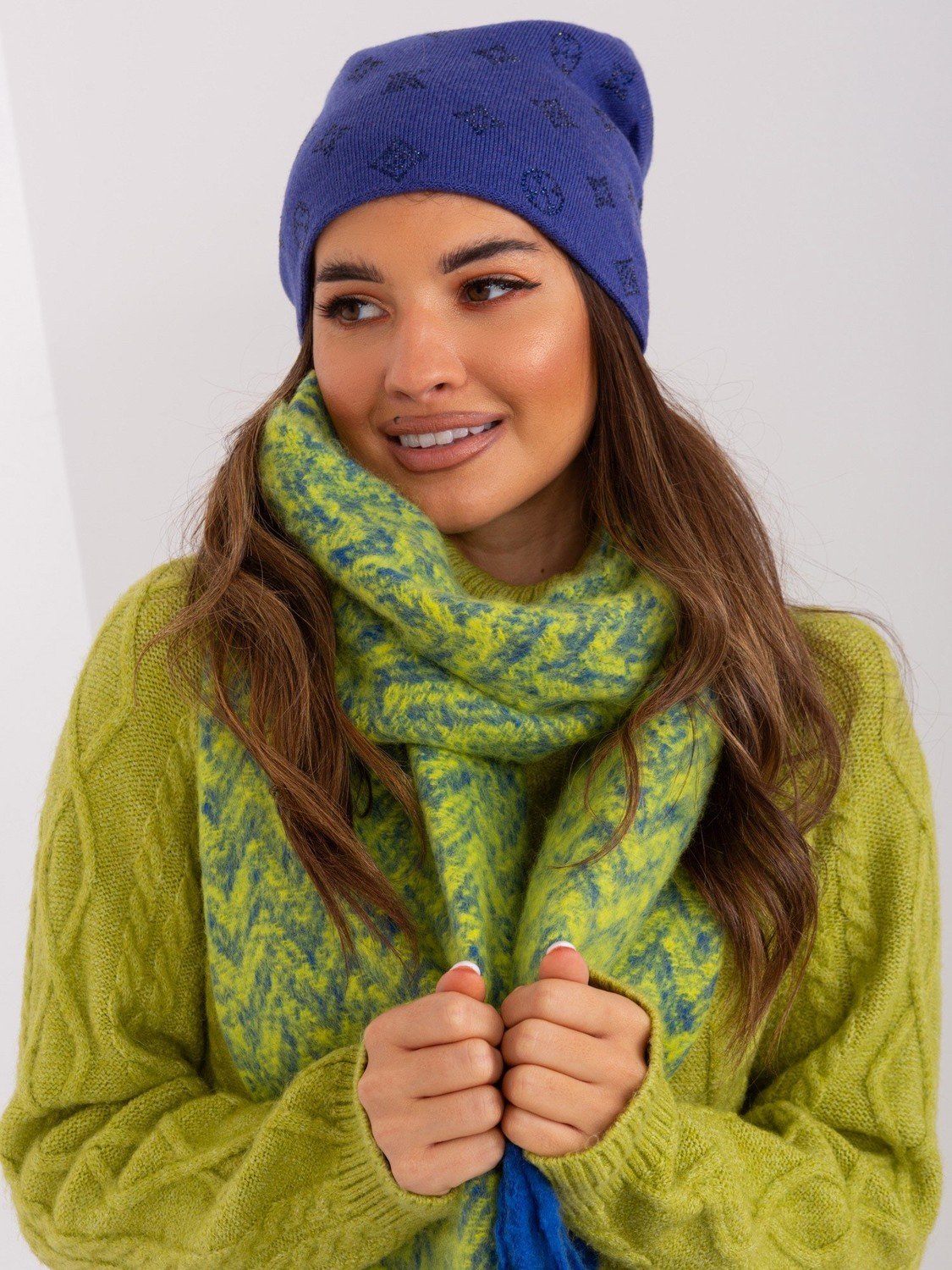 Tmavě modrý dámský klobouk s aplikacemi