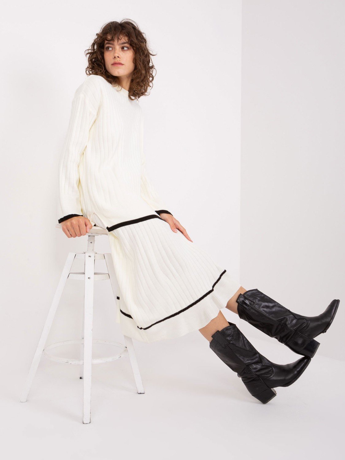 Ecru pletená souprava s oversize svetrem