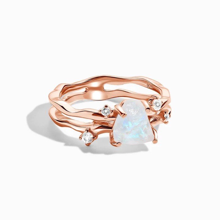 Royal Fashion prsten 18k zlato Vermeil GU-DR24615R-ROSEGOLD-MOONSTONE-SAPPHIRE Velikost: 5 (EU: 49-50)