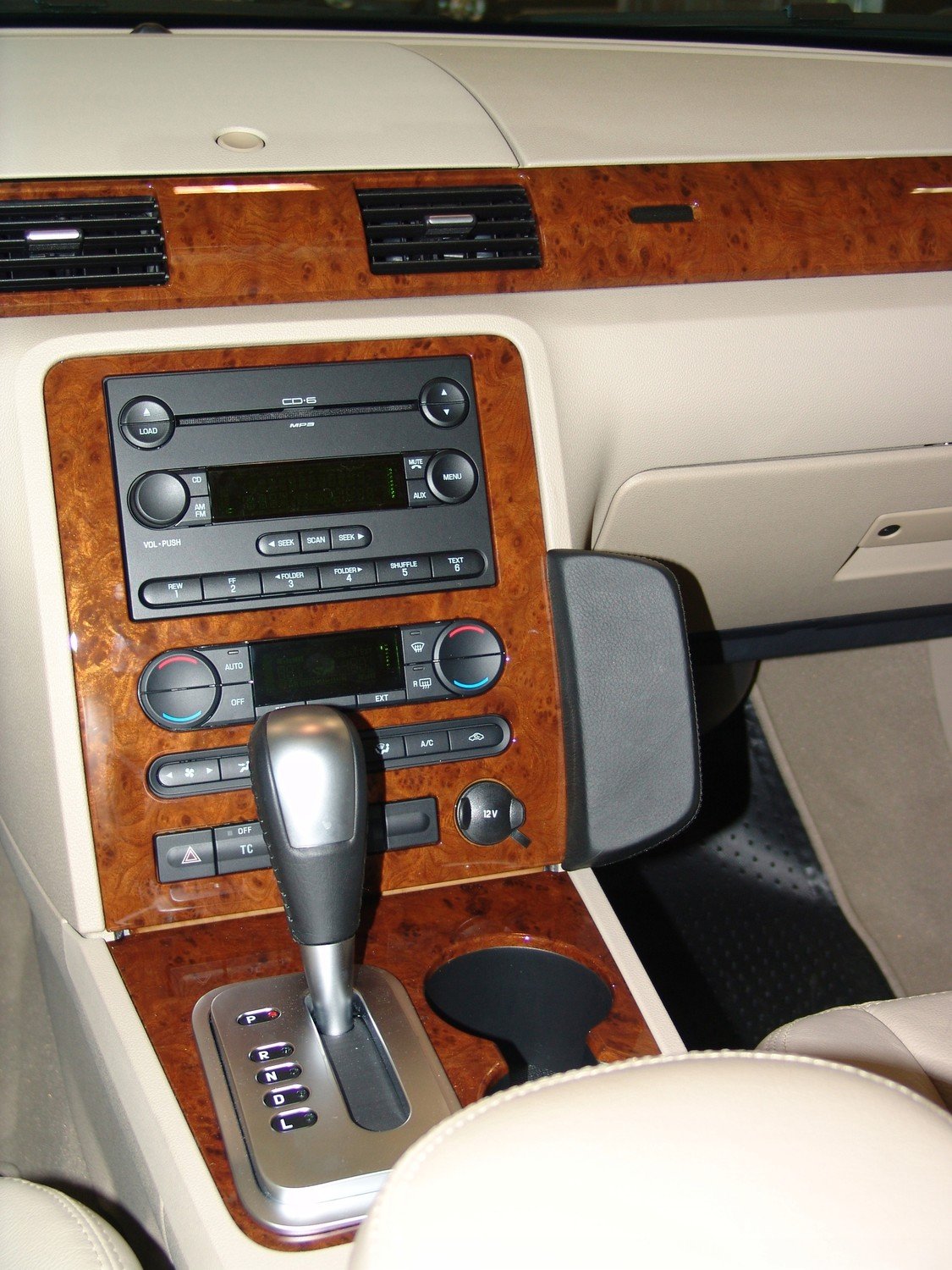 Konzole Kuda pro telefon Ford Five Hundred od 2005