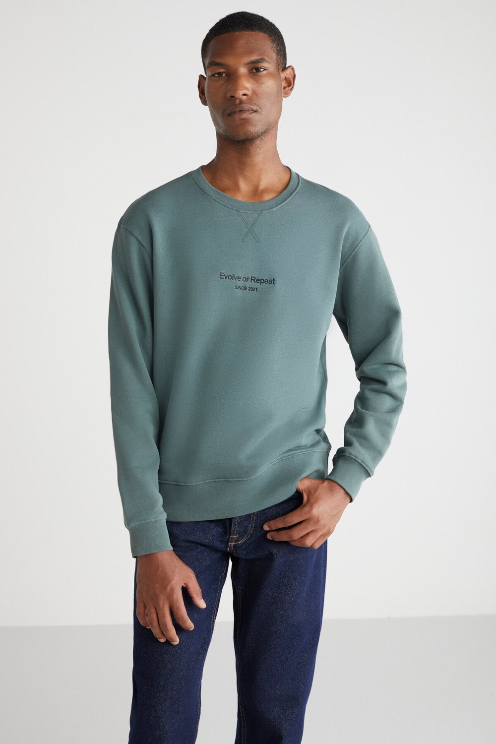 GRIMELANGE Olivier Men's Regular Fit Embroidered Front Sweatshirt