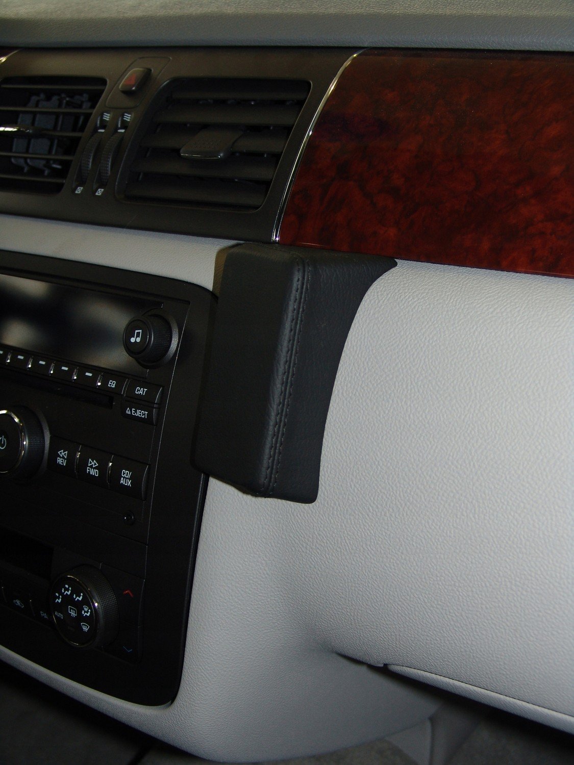 Držák telefonu Kuda Buick Lucerne od 2006