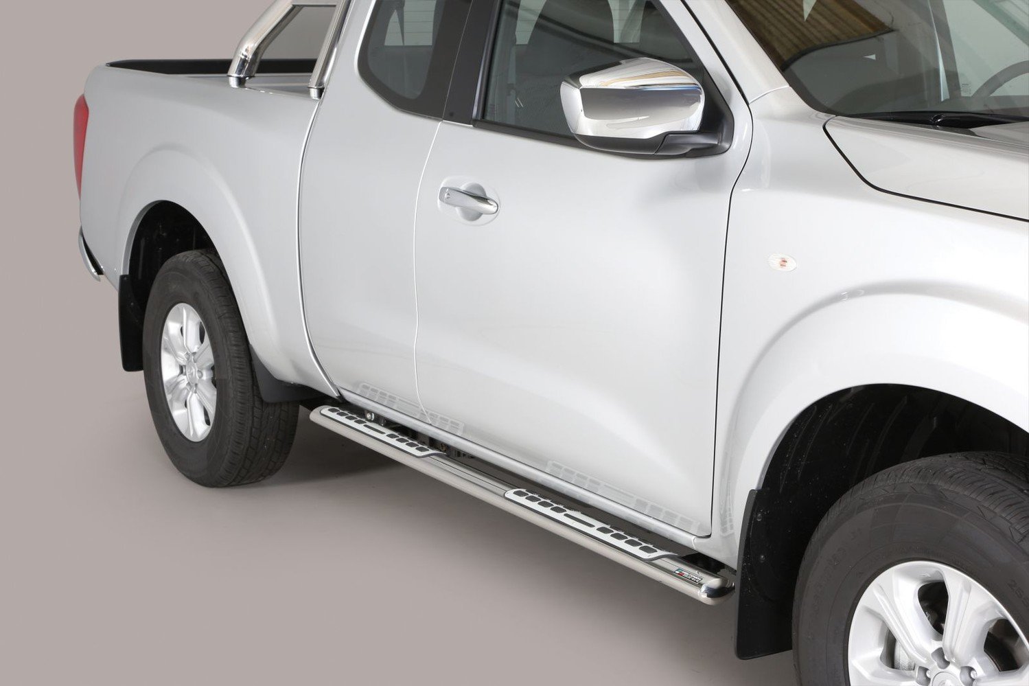 Misutonida Nerez boční designové nášlapy NISSAN NP 300 Navara K.C. 16-
