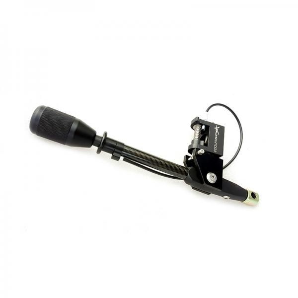 Kulisa řazení Coolerworx na BMW 1-Series E81 / E82 / E87 / E88 6-válec 6-st. (04-13) - karbonová