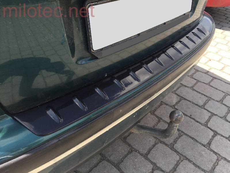 Milotec Práh pátých dveří s výstupky, černá metalíza, Octavia I. Limousine 1997-2005