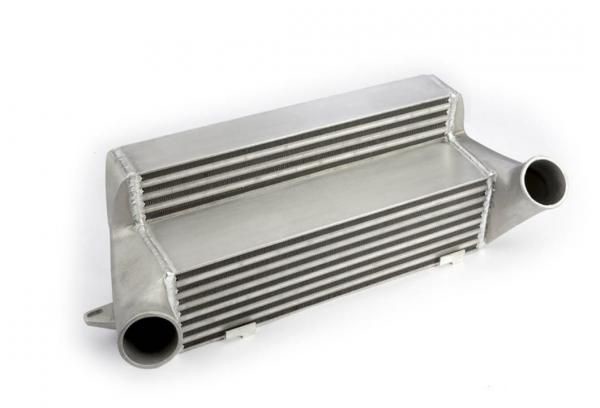 Intercooler FMIC VRSF BMW E82 / E88 / E90 / E91 / E92 / E93 135i / 335i N54/N55 (07-12) - závodní verze Competition