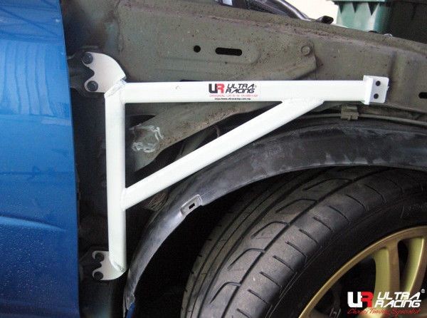 Rozpěrná tyč Ultra Racing Subaru Impreza WRX/STI GDB (01-07) - přední výztuhy pod blatníky