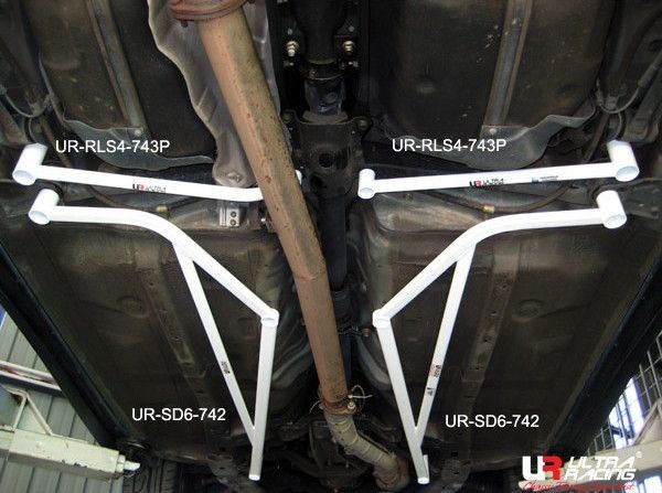 Rozpěrná tyč Ultra Racing Subaru Impreza WRX/STI GDB (01-07) - zadní spodní výztuhy