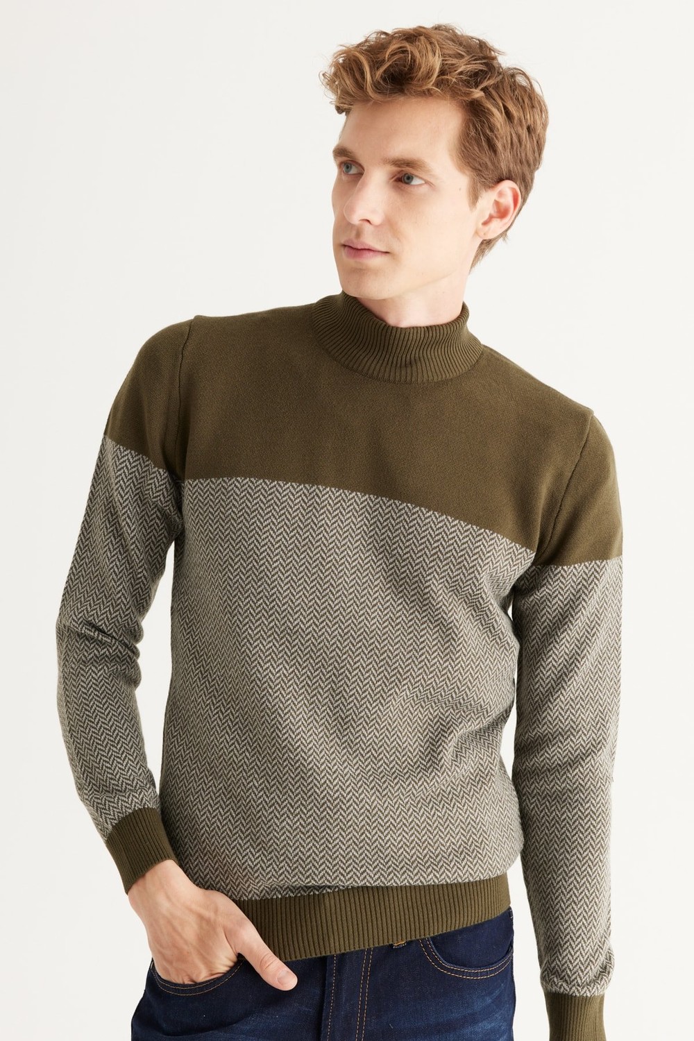 ALTINYILDIZ CLASSICS Men's Khaki-Grey Standard Fit Normal Cut, Half Turtleneck Patterned Knitwear Sweater.