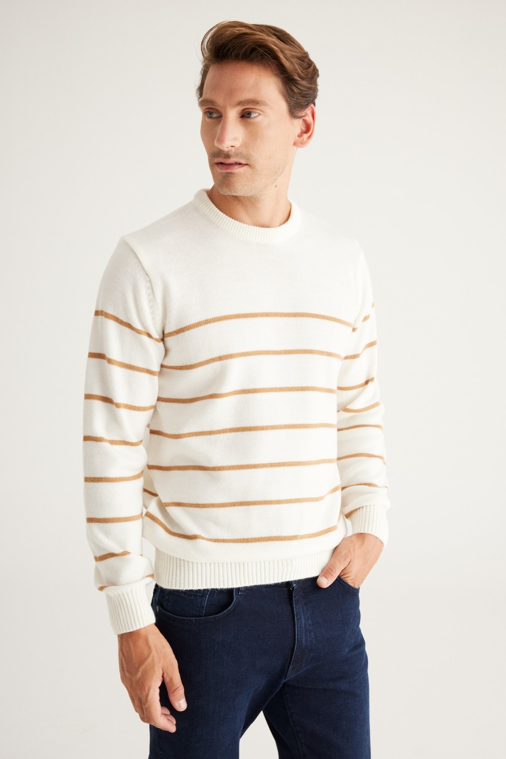 AC&Co / Altınyıldız Classics Men's Ecru-caramel Standard Fit Normal Cut Crew Neck Striped Knitwear Sweater.
