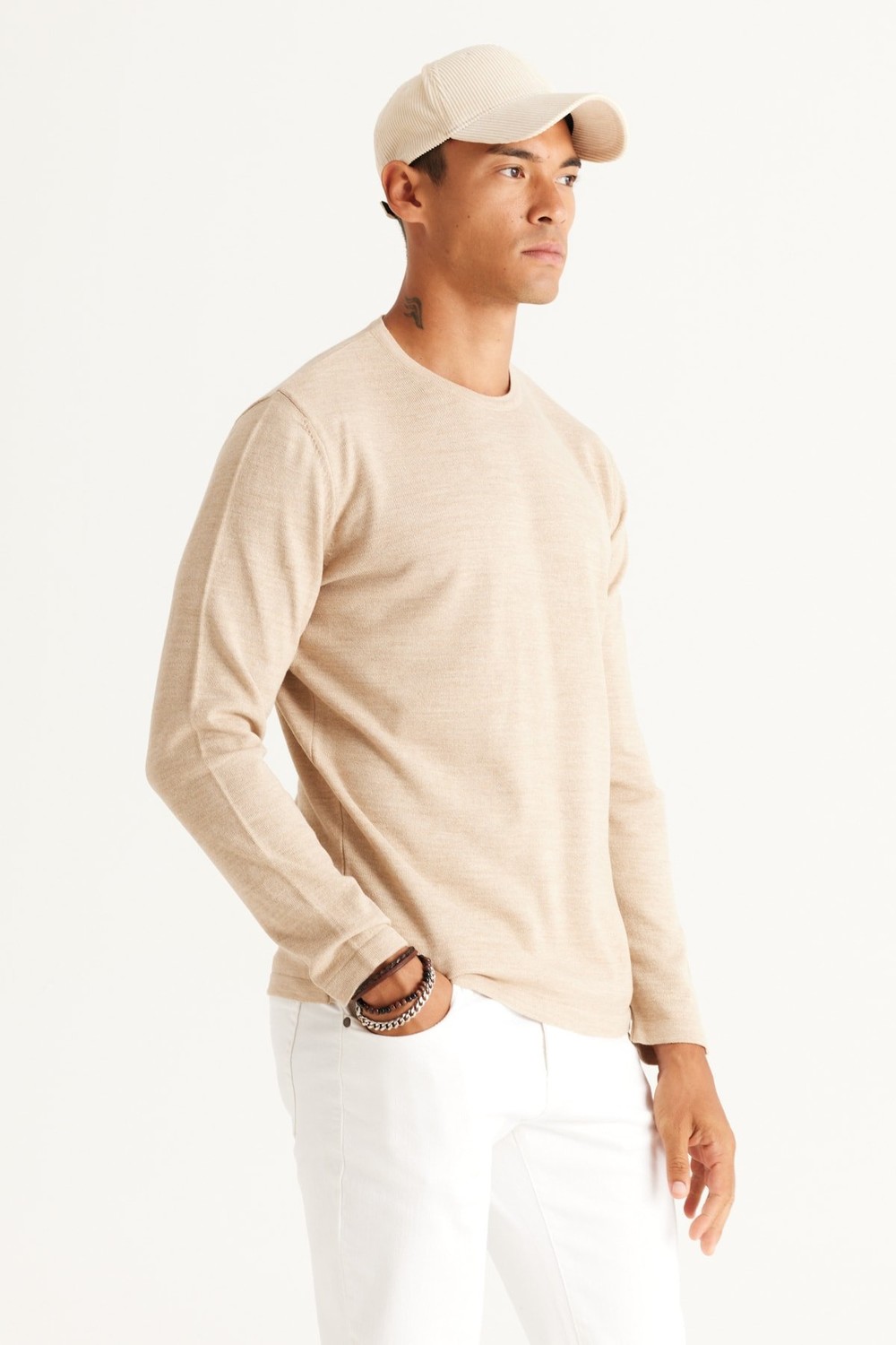 AC&Co / Altınyıldız Classics Men's Beige Standard Fit Normal Cut, Crew Neck Knitwear Sweater.