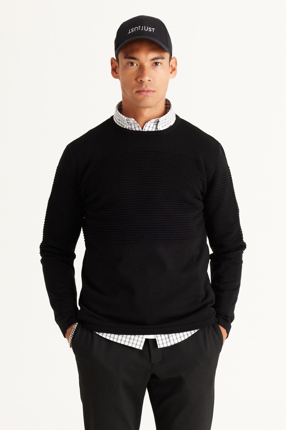 AC&Co / Altınyıldız Classics Men's Black Anti-pilling and Anti-Pilling Standard Fit Crew Neck Textured Knitwear Sweater.